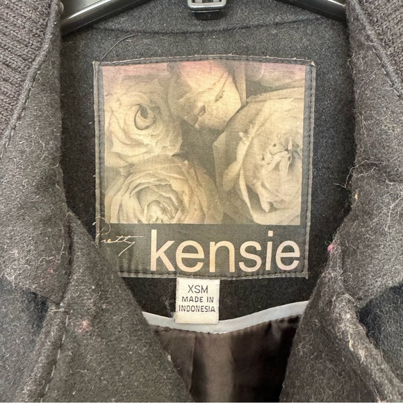 Kensie Black Coat Size XS (ZIPPER DOES NOT WORK) - Picture 2 of 4